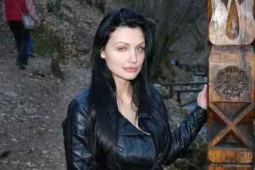 Aletta Ocean – Busty Tattooed Brunette Sucks Cock for a Blowjob Cumshot in the Forest