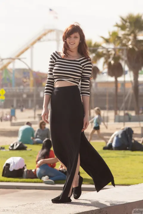 Ellena Woods: PAWG Flashes Her Tits in a Skirt Outdoors – photo 1 of 11