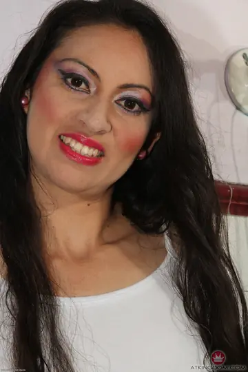 Mature Latina Spreads Her Pussy in the Bathroom