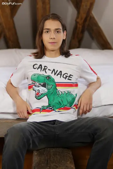 Twink Takes Anal and Kisses His Partner