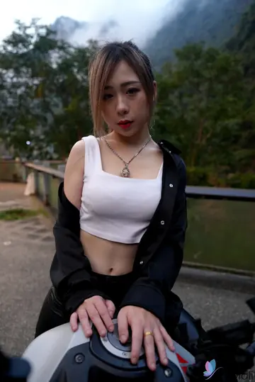 Lin Siyu – Chinese Redhead in Leather Lingerie Takes Anal Sex