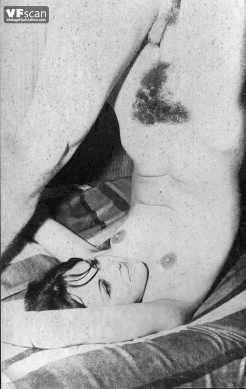 Hairy Women Undress for Vintage Threesome with a Man – photo 8 of 12
