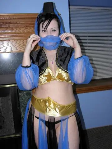 Angelica Meow – Curvy Brunette MILF Toys Her Pussy in Cosplay Costume