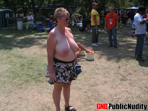 BBWs Pose Nude at Outdoor Club – photo 3 of 12