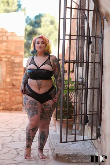 Galda Lou – Tattooed BBW Undresses Outdoors Showing Her Big Tits and Ass