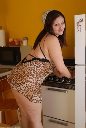 Latina BBW in Panties Fingers Herself in the Kitchen