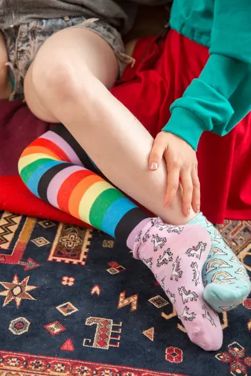 Kate G – Hairy Lesbian Brunettes Finger, Lick and Share a Toy Together