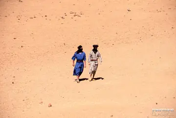 Julia Spain – Hairy MILF in Costume Takes Double Penetration in the Desert