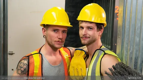 Two Men Kiss and Fuck on a Construction Site – photo 7 of 20