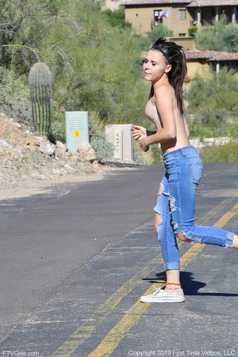 Tall Babe Flashes Her Tits in Ripped Jeans Outdoors – photo 17 of 20