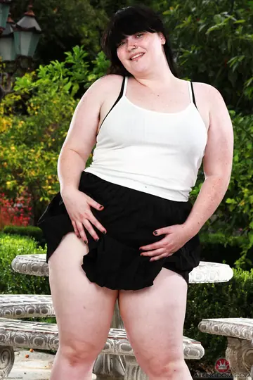 Cece Lachey – Curvy Pale Brunette Strips Outdoors and Spreads Her Hairy Pussy
