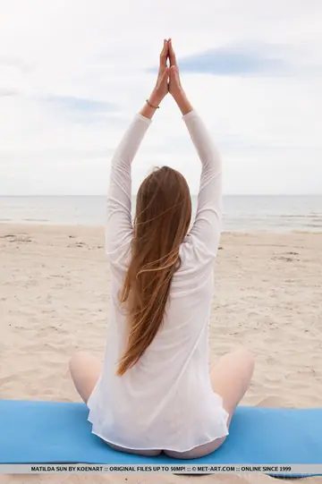 Matilda Sun – European Woman with Natural Tits Does Yoga and Spreads on the Beach
