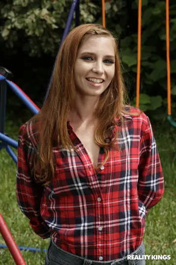 Ava Parker – Athletic Brunette Sucks Cock and Fucks Outdoors