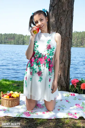 PAWG Strips Out of Her Skirt and Spreads by the Lake