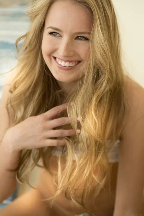 Scarlett Sage: Petite Blonde Spreads Her Pussy for the Camera – photo 8 of 20