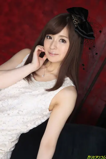 Saya Niiyama – Petite Japanese Brunette Masturbates with a Dildo