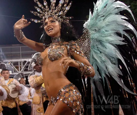 Brazilian Latina Poses in High Heels at Carnival – photo 3 of 10