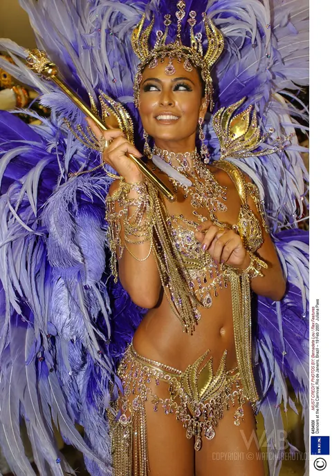 Brazilian Latina Poses in High Heels at Carnival – photo 8 of 10