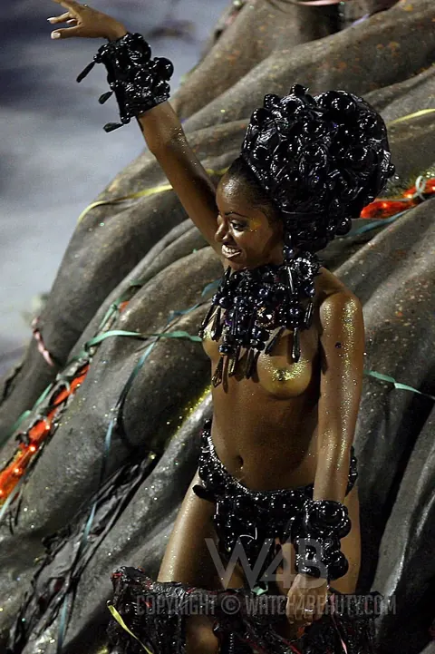 Brazilian Latina Poses in High Heels at Carnival – photo 7 of 10