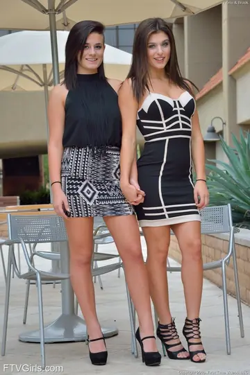 Brooklyn Jane – Two Thick Brunettes Kiss, Lick and Dildo-Fuck Outdoors