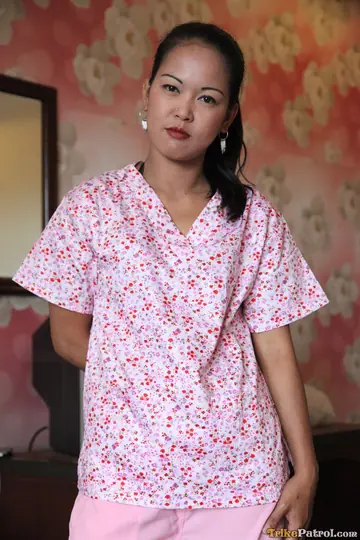Filipina Maid Undresses and Sucks Her Partner in a Hotel