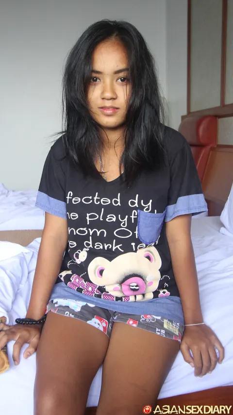 Petite Pregnant Asian Brunette Bares Her Big Tits for Missionary Sex – photo 3 of 20
