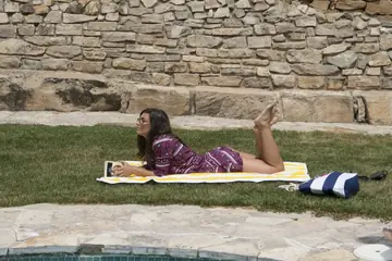 Julia Roca – Brunettes in Bikinis Eat Pussy and Finger Outdoors