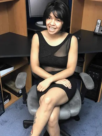Charli Chavez – Petite Latina Kneels for a Blowjob in the Office