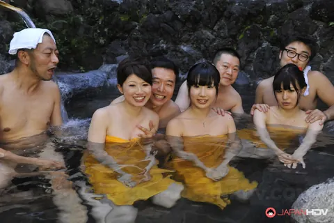 Shiori Ayase: Asian MILFs Kiss and Fuck in Group Session by the Hot Tub – photo 13 of 15