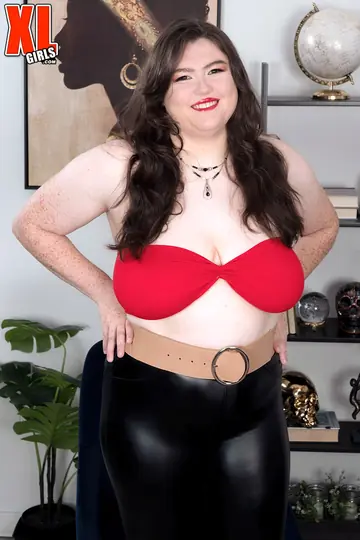 Brunette BBW Strips Out of a Bikini and Latex Panties