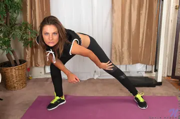 Shyla Ryder – Slim Brunette Peels Down Her Yoga Pants to Flaunt Her Big Ass