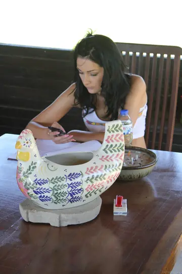 Eve Angel – Tall Blonde and Brunette Kiss, Finger, and Lick in a Threesome Outdoors