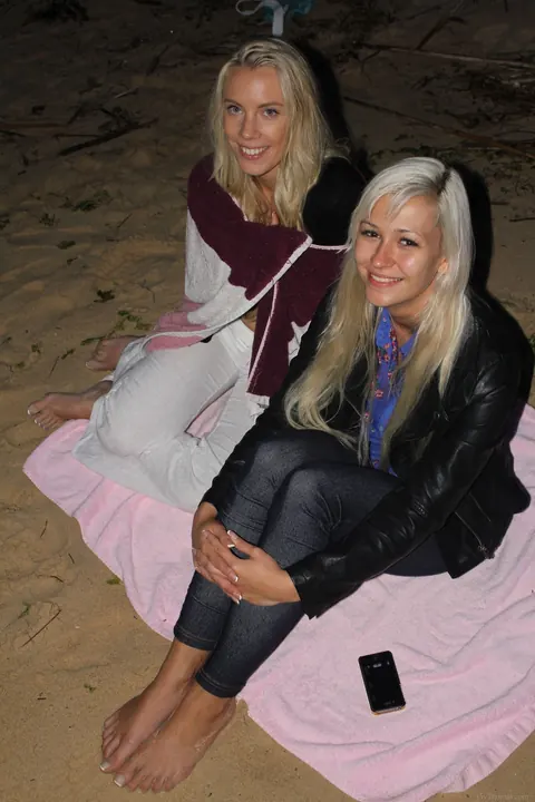 Eve Angel: Tall Blonde and Brunette Kiss, Finger, and Lick in a Threesome Outdoors – photo 15 of 21
