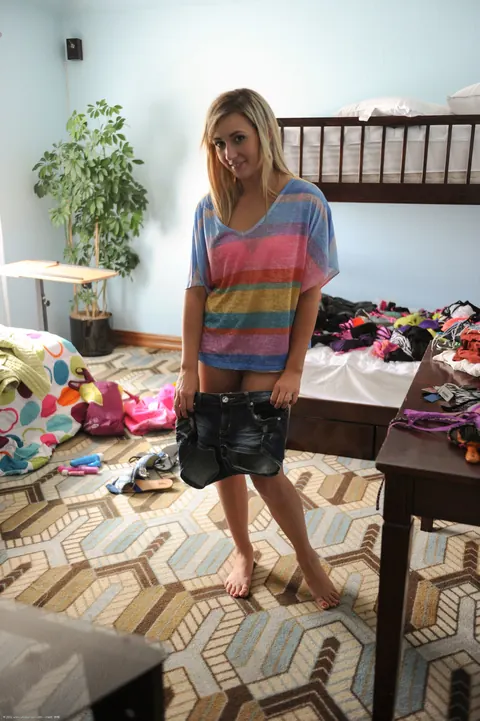 Lilly Banks: Blonde with Small Natural Tits Poses in Her Clothes – photo 18 of 21