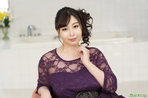 Momoka Ogawa: Busty Japanese Brunette in a Skirt Gets Creampied in the Bathroom – photo 2 of 20