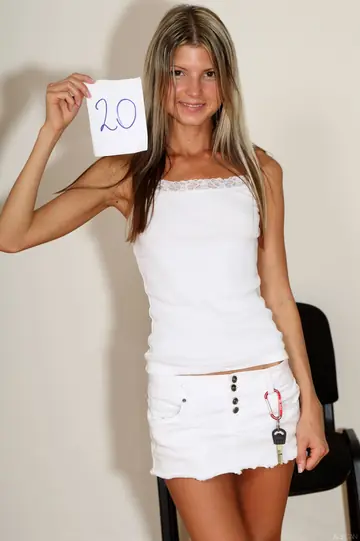 Gina Gerson – Petite Blonde Spreads Her Pussy at a Casting