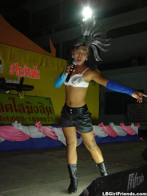 Thai Trans Woman Models Skirt Outdoors – photo 5 of 16