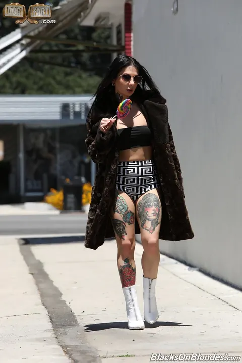 Joanna Angel: Petite Brunette MILF Takes BBC Anal Outdoors in Boots – photo 5 of 21