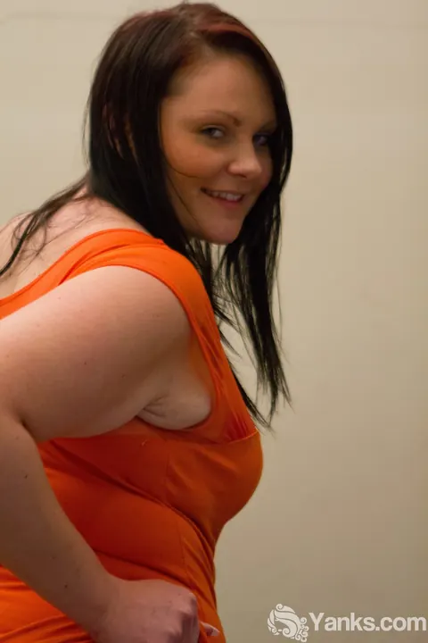 BBW Brunette Fingers Herself and Uses a Dildo – photo 3 of 17