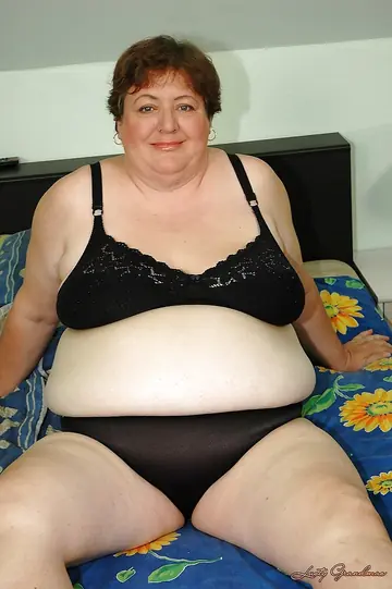 Mature Busty MILF Strips Off Her Lingerie and Spreads Her Hairy Pussy