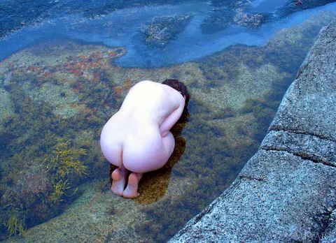Thick European Lesbians Finger and Lick Each Other Outdoors – photo 13 of 21