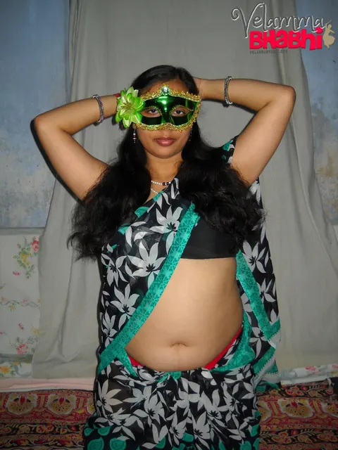 Indian BBW Strips Nude While Wearing a Mask – photo 3 of 11