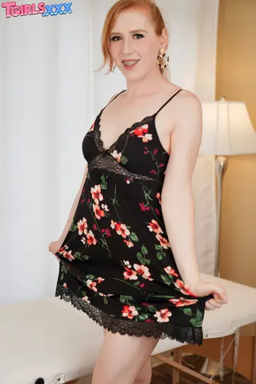Thick Trans Woman Shows Her Feet and Big Ass