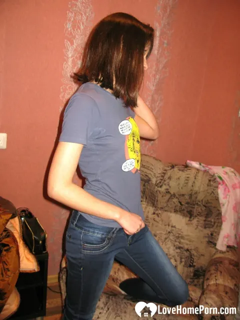 Liona Levi: Slim Brunette Poses Nude Then Pulls on Jeans in the Bathroom – photo 17 of 20