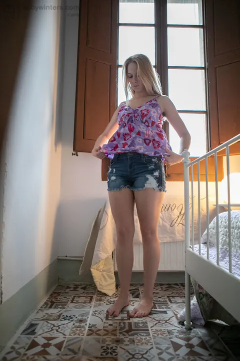 Thick Australian Blonde Changes Clothes Showing Her Hairy Bush – photo 19 of 21
