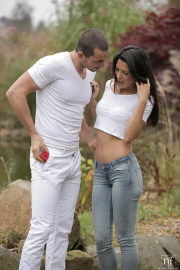 Alexa Tomas – Brunette Latina MILF Seduces a Lover for Outdoor Sex in Jeans