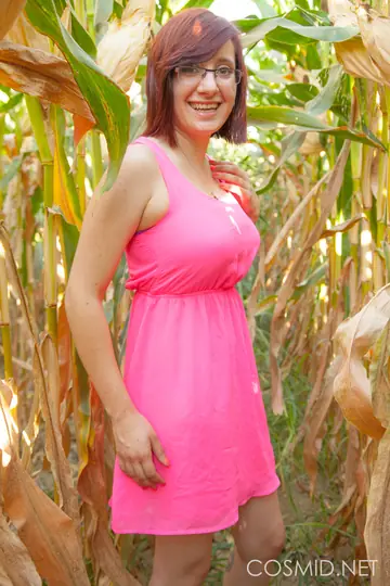 Thick Redhead MILF Strips Outdoors
