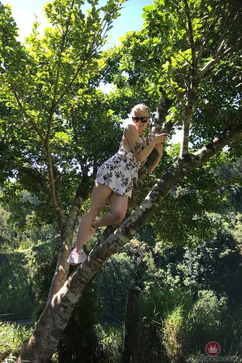 Paris White: Petite Blonde Poses in a Bikini and Panties Before Going Nude – photo 18 of 21