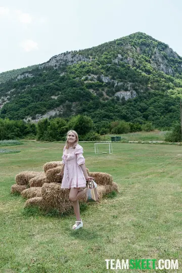 Una Fairy – Tall European Blonde Rides Cowgirl in the Forest