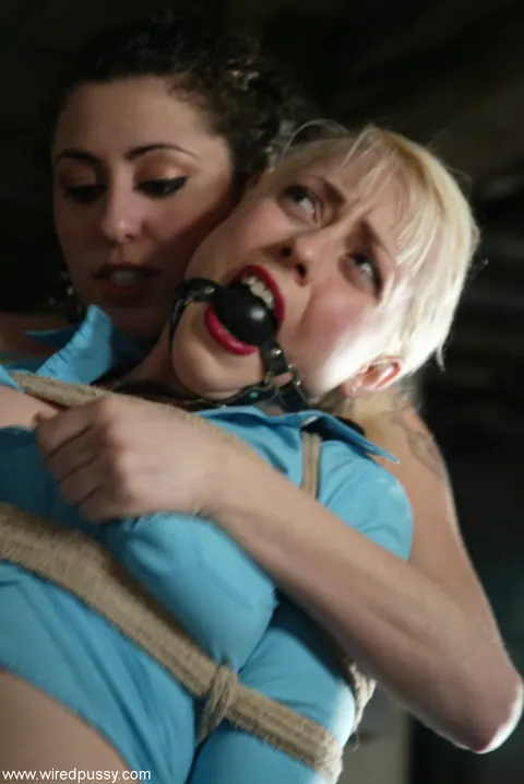 Dana DeArmond: Thick Brunette MILF Gets Bound in a Lesbian Threesome – photo 3 of 21